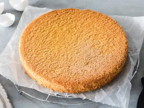 Luftiger Biskuitboden für Torten - einfaches Rezept