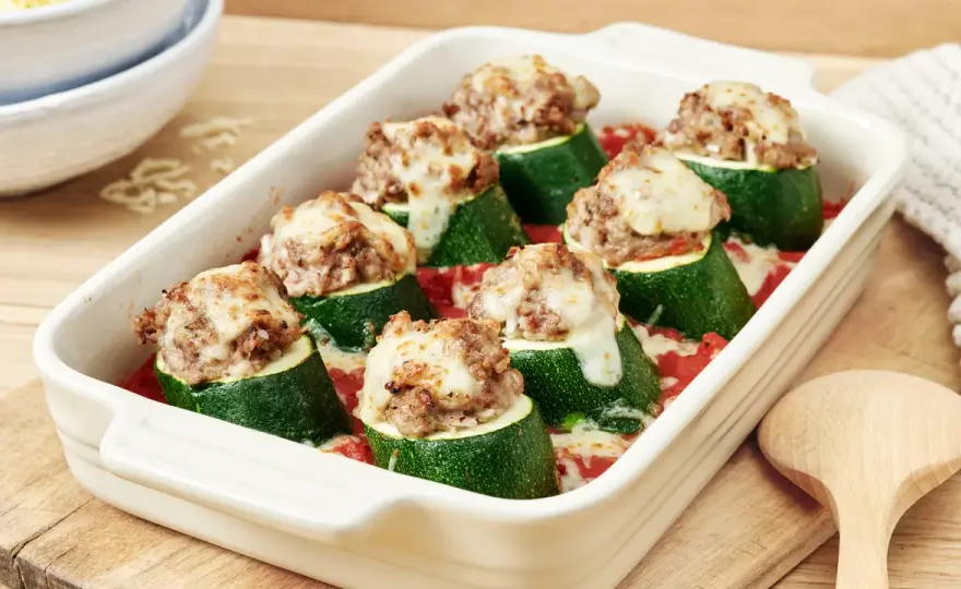 Gefüllte Zucchini mit Hackfleisch aus dem Ofen