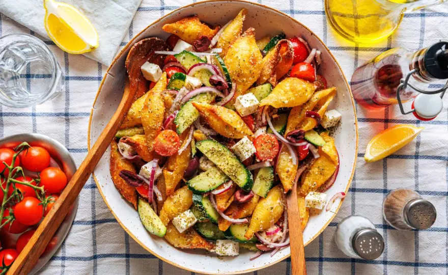 Nudelsalat mal anders mit Röstgemüse und Feta