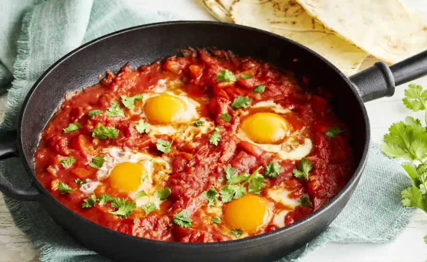 Shakshuka Rezept für vier Personen mit perfektem Garpunkt