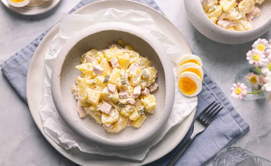 Kartoffelsalat mit Mayonnaise - cremig, würzig und einfach