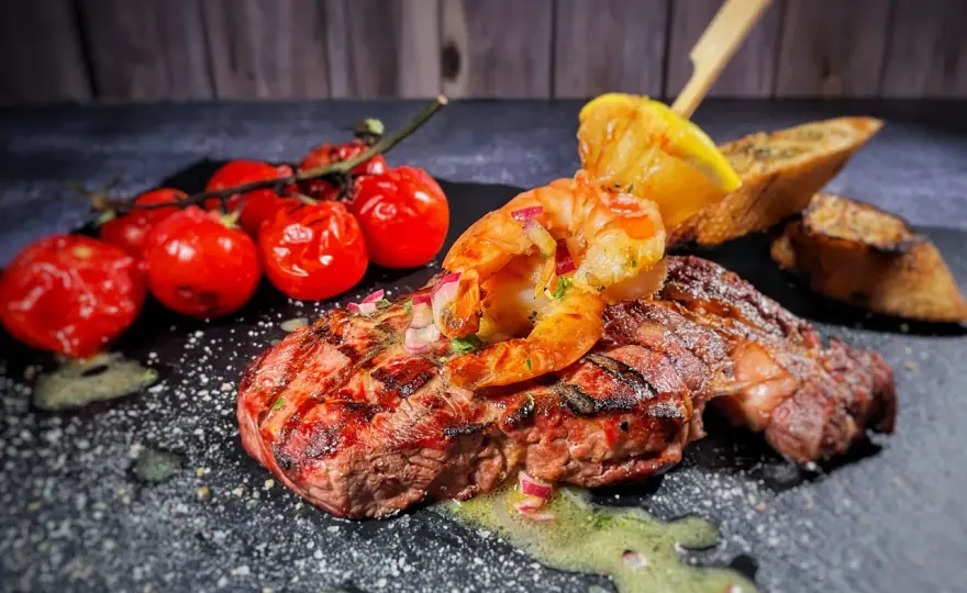 Surf-and-Turf-Rezept mit Steak und Garnelen perfekt zubereiten