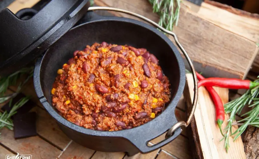 Chili con Carne im Dutch Oven - so wird es aromatisch