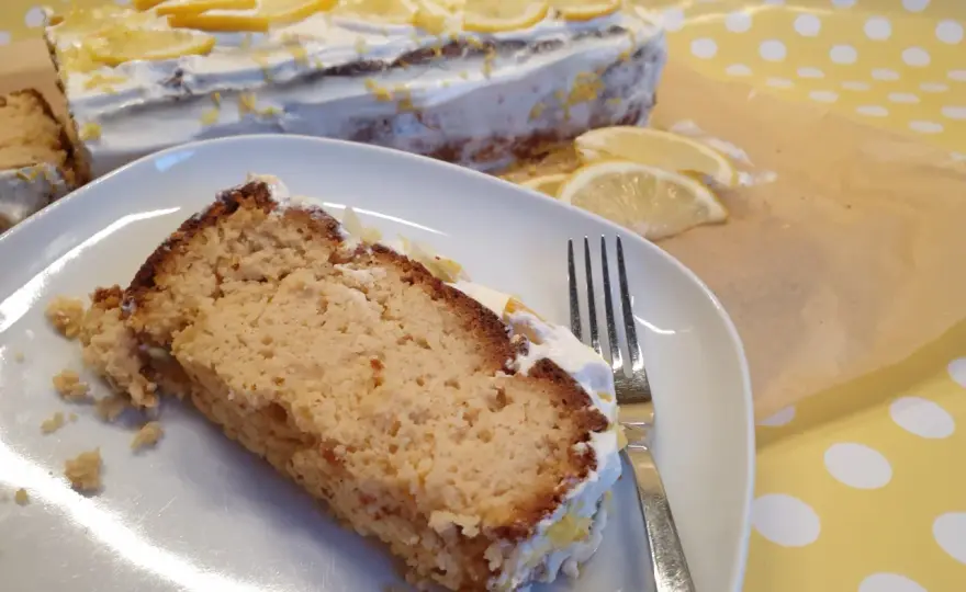 Low-Carb-Kuchen backen - saftig mit Mandelmehl und Zitrone
