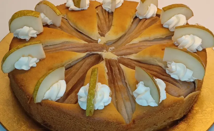 Saftiger Birnenkuchen aus der Springform - einfach und gelingsicher