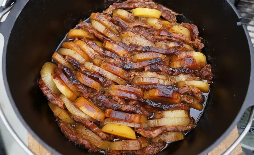 Schichtfleisch im Dutch Oven - so wird es butterzart