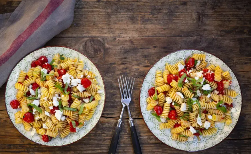 Schnelle Salate ohne Mayo - 5 frische Ideen für jeden Anlass