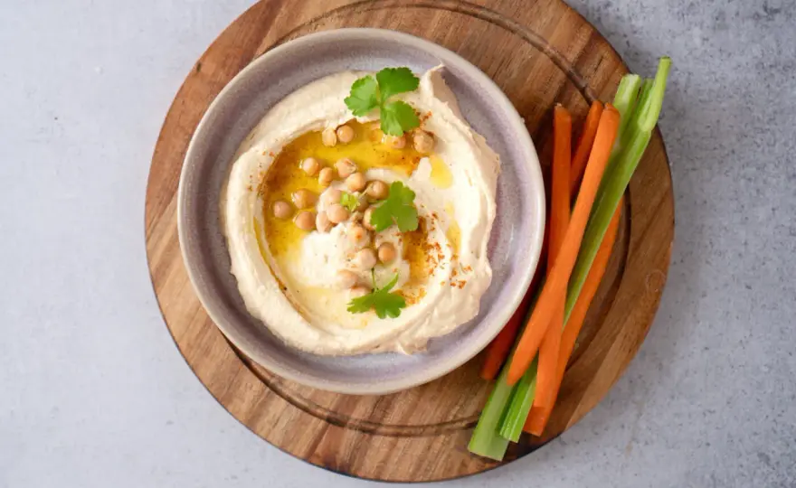 Cremiger Hummus mit Kichererbsen und Tahini einfach selbst machen