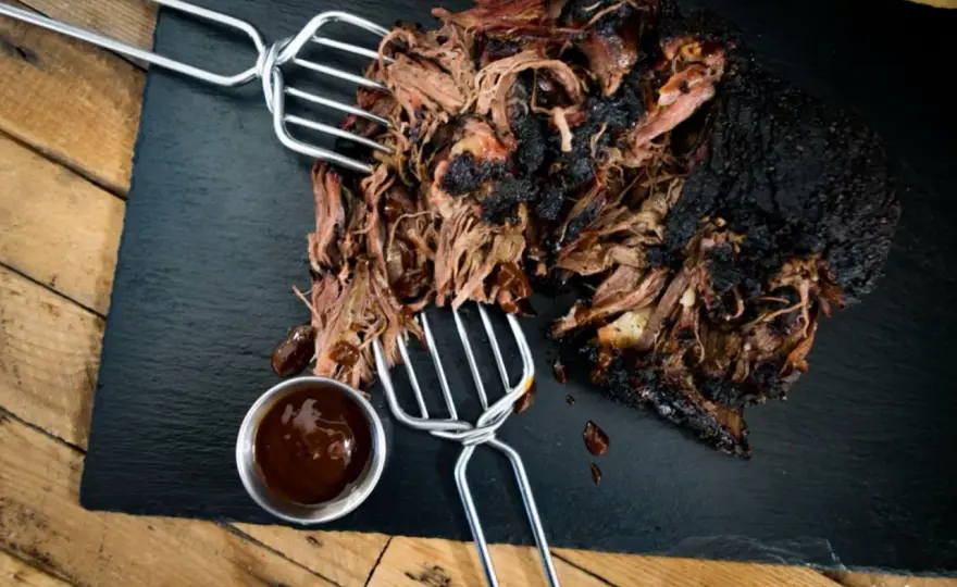 Pulled Beef vom Rind zart und saftig zubereiten