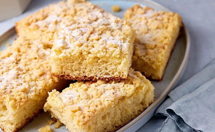 Streuselkuchen vom Blech mit Hefeteig einfach selber backen