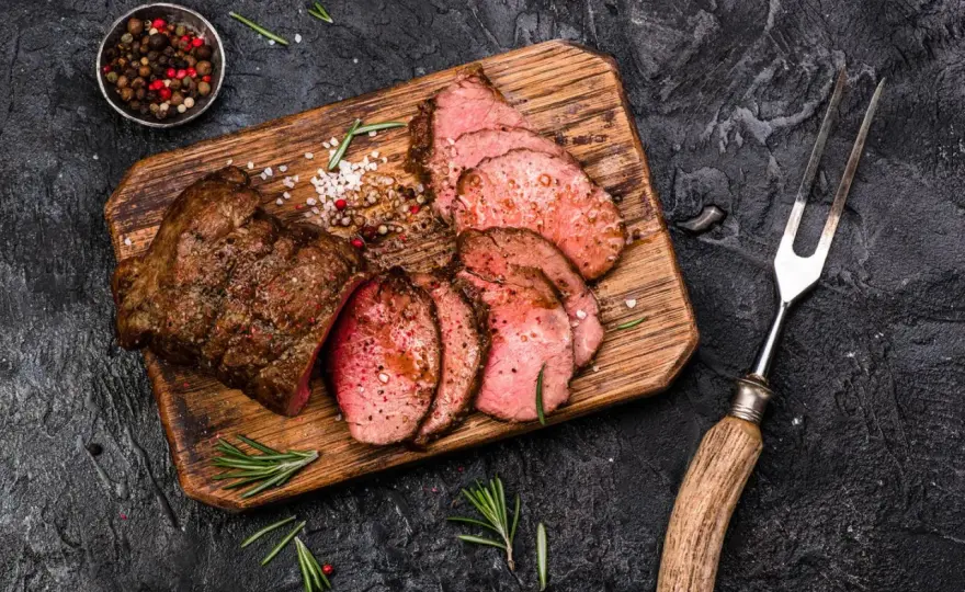 Roastbeef grillen - so gelingt es saftig und zart