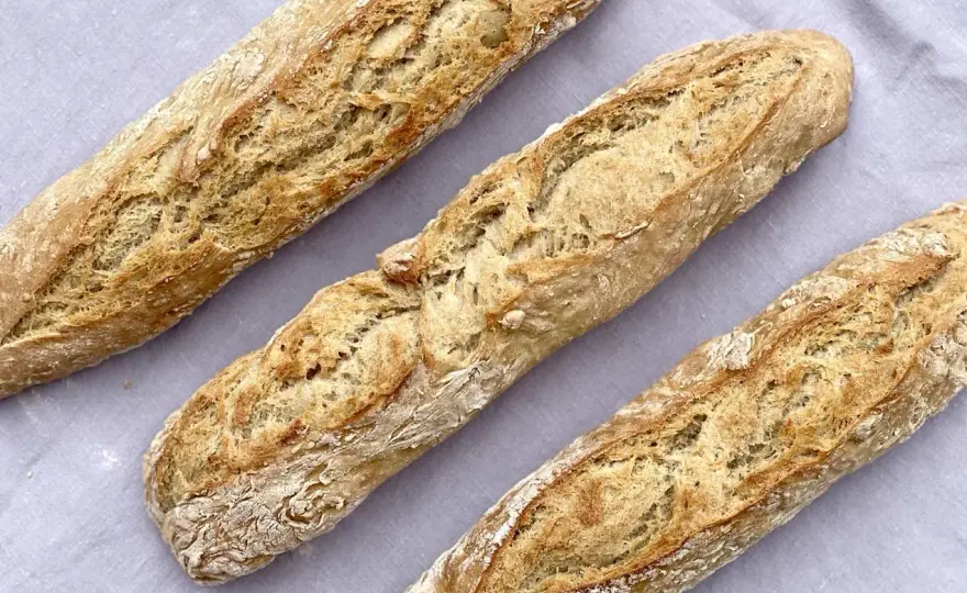 Baguette selber backen mit knuspriger Kruste
