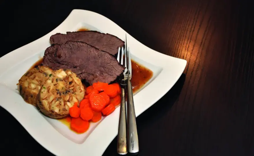 Rinderbraten im Dutch Oven - so wird er butterzart